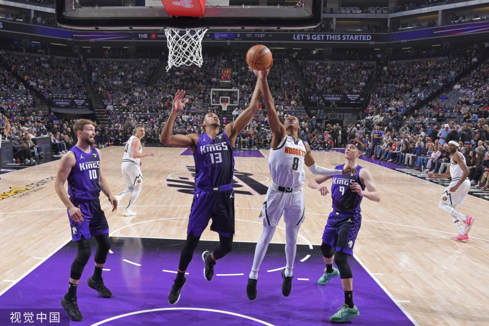 一名边锋 一名边锋