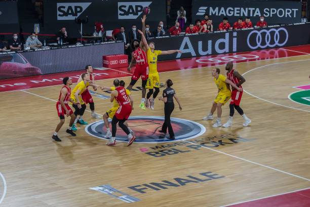 库兹马与拉拉维亚，雄鹿的新选择？