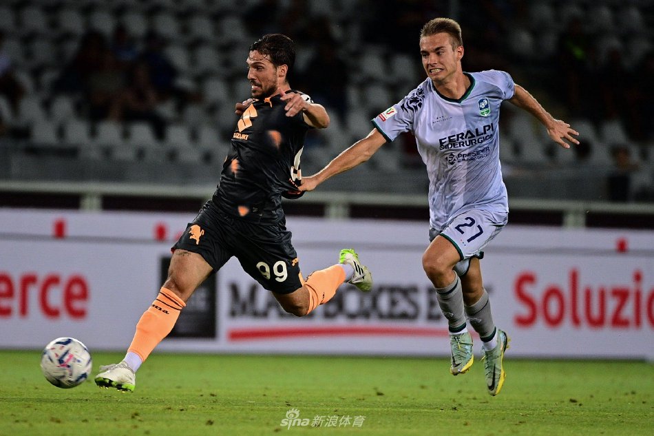 涌入现场 涌入现场